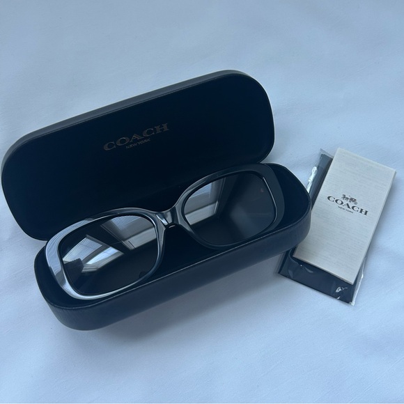 Coach Outlet Sunglasses - Picture 1 of 8